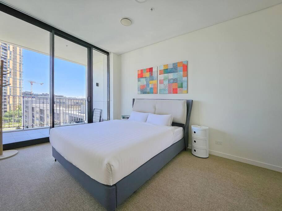 Living By Water Marina Square 2br Apartment Sydney